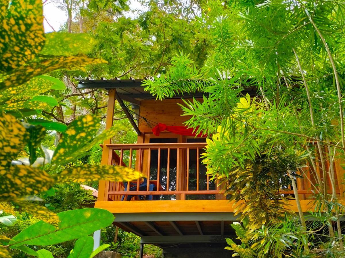 Santi Garden Bungalows Iboih Екстер'єр фото