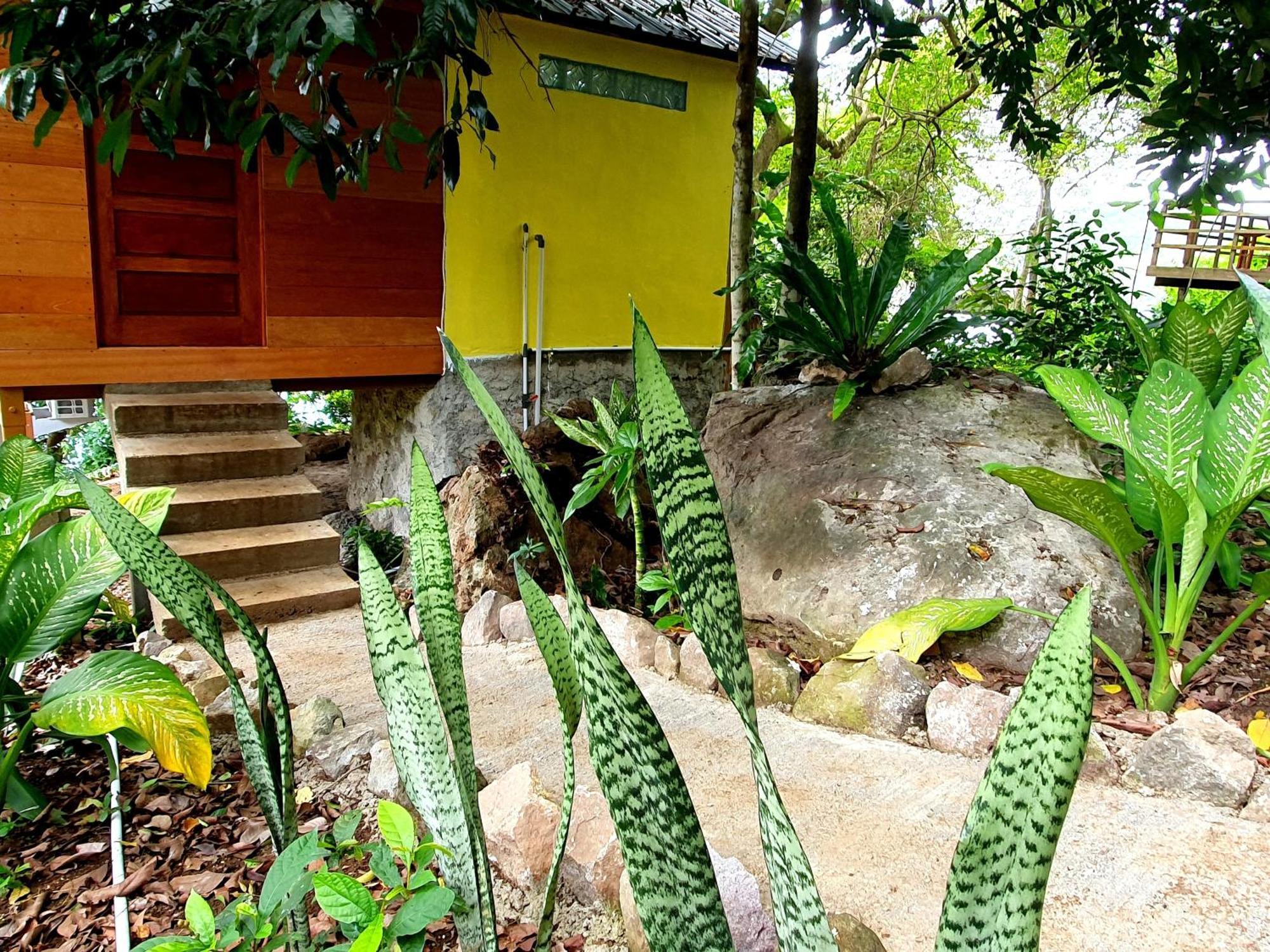 Santi Garden Bungalows Iboih Екстер'єр фото